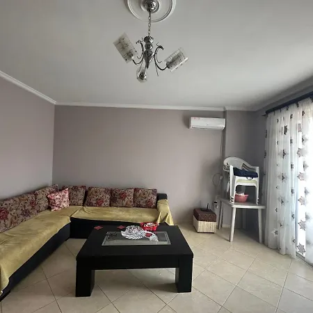 شقة Sunrise Apartament ساراندا